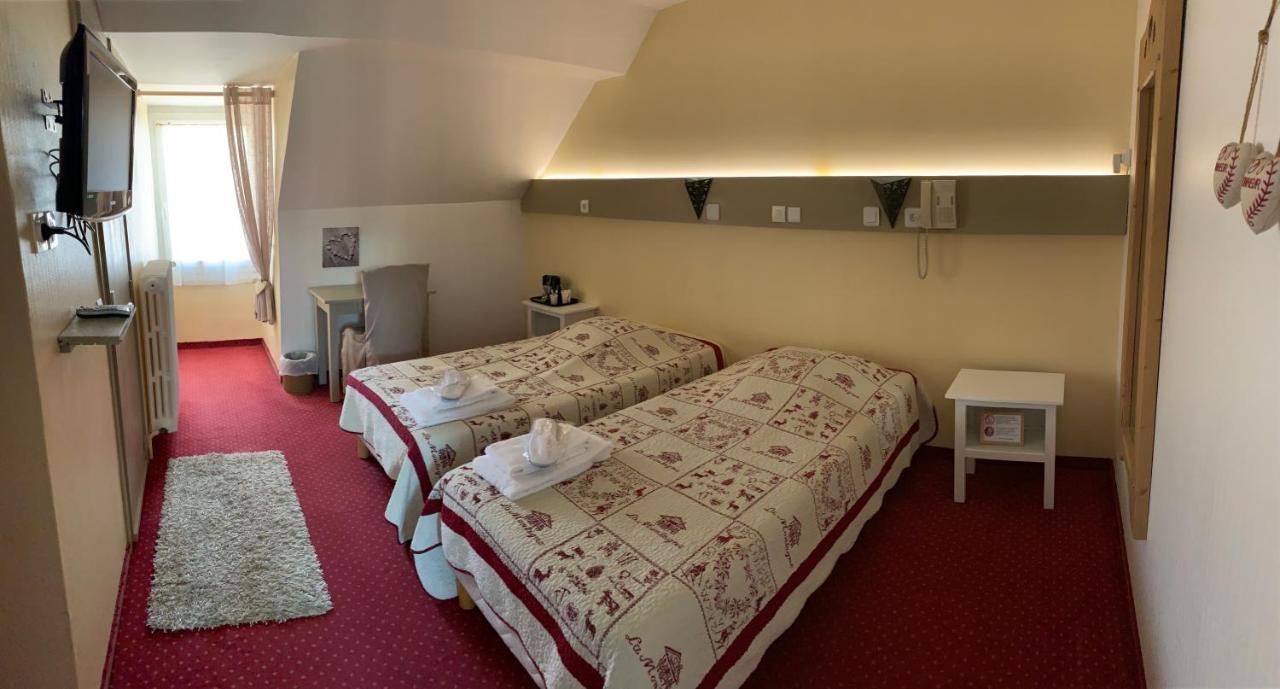 Hotel Le Dauphin Вилар-де-Лан Екстериор снимка